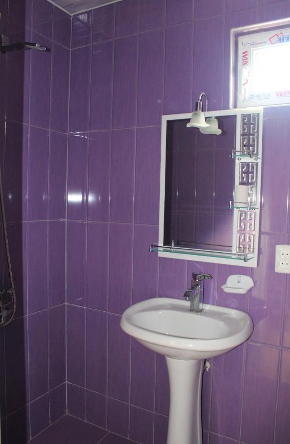 Guest House Racha Ambrolauri Esterno foto