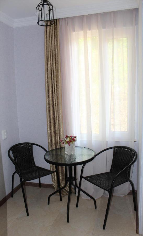 Guest House Racha Ambrolauri Esterno foto