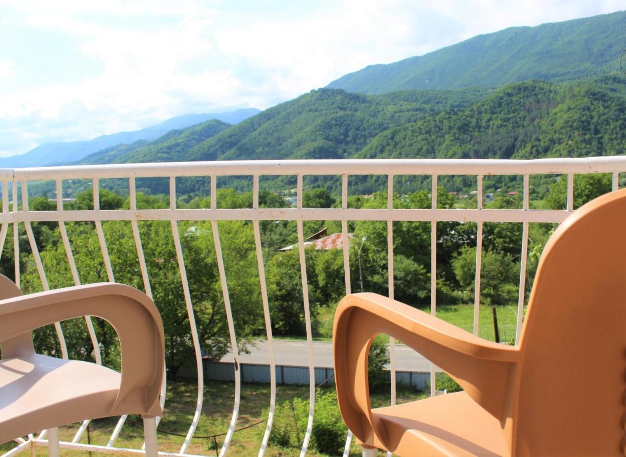 Guest House Racha Ambrolauri Esterno foto