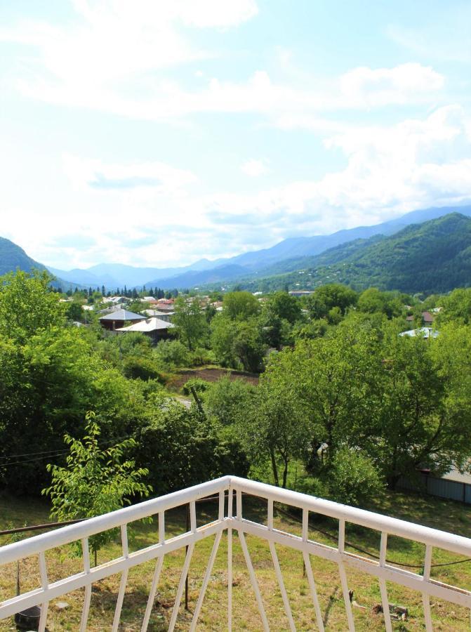 Guest House Racha Ambrolauri Esterno foto