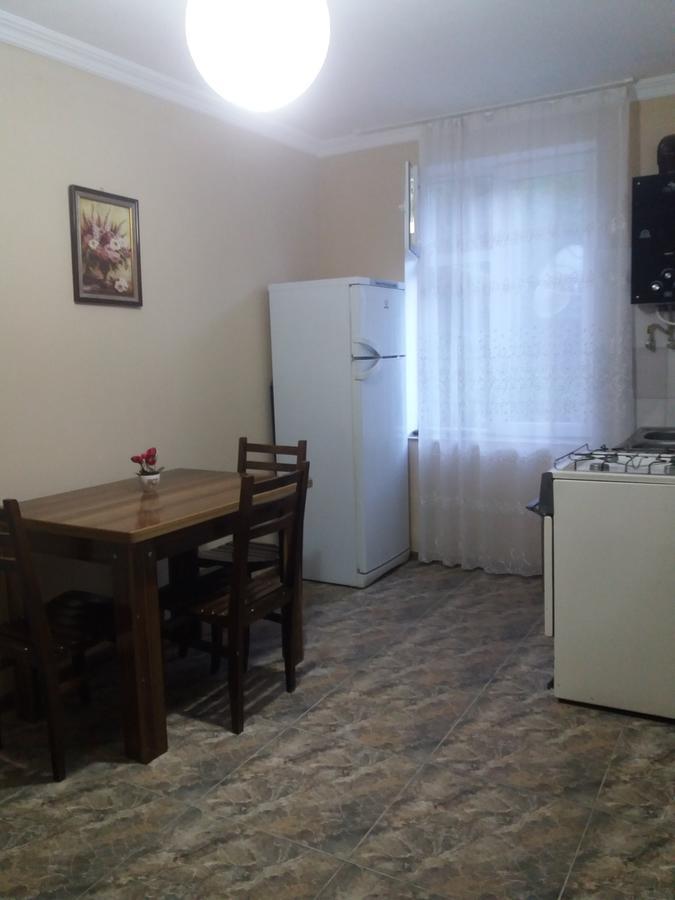 Guest House Racha Ambrolauri Esterno foto